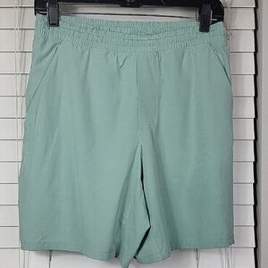 Lululemon Men's Casual Elastic-Waist Light Green‎ Shorts. Size M